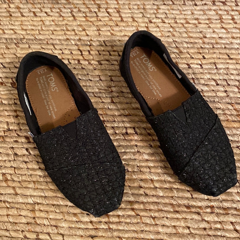 TOMS girls shoes